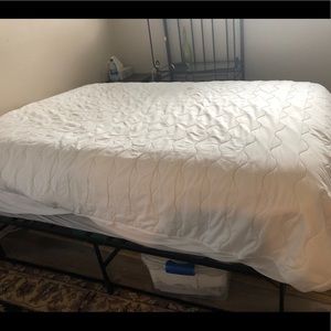 Queen Sz Quilted Mattress Protector